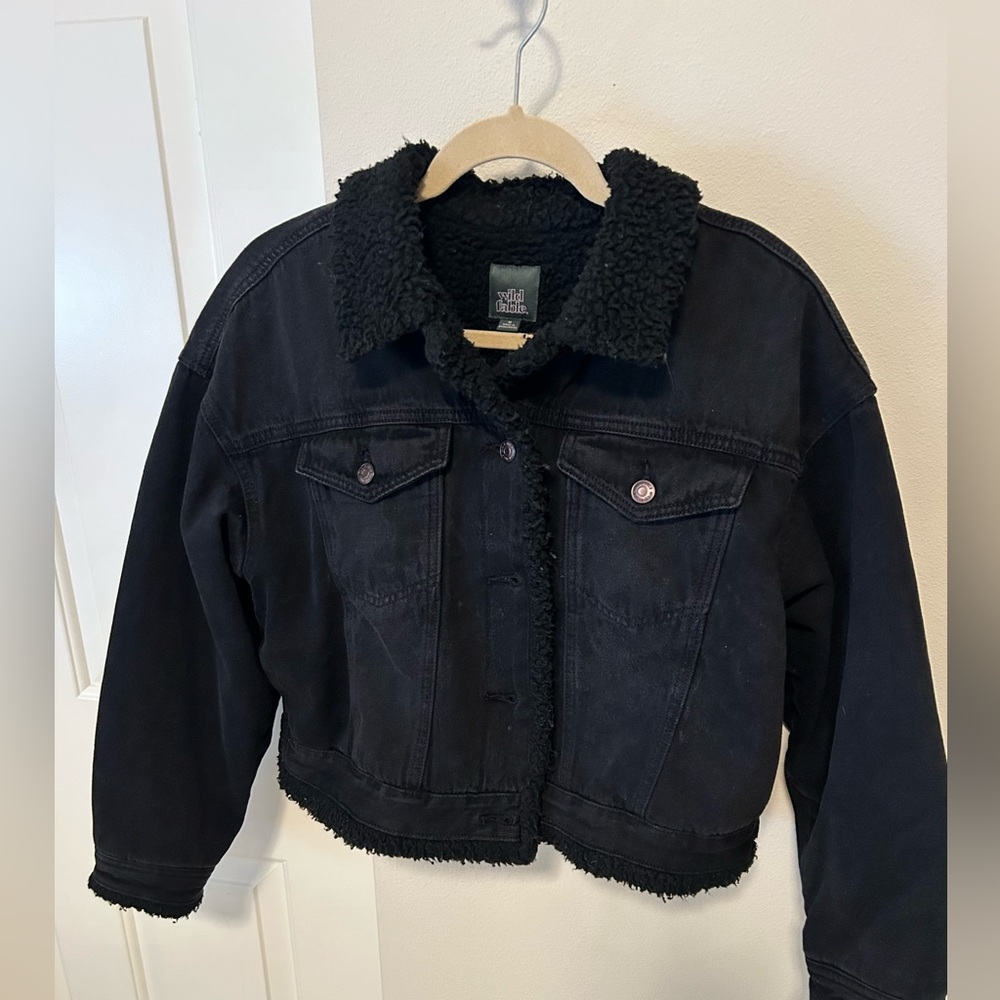 COPY - Wild Fable denim coat with faux Sherpa lining. Size m.